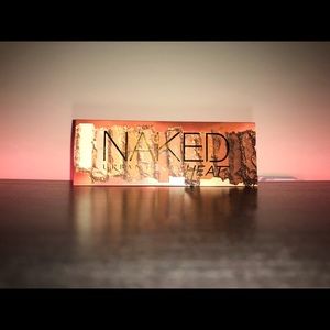 Urban Decay Naked Heat Eyeshadow Palette
